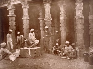 Group of Moulders at work at the Kutb